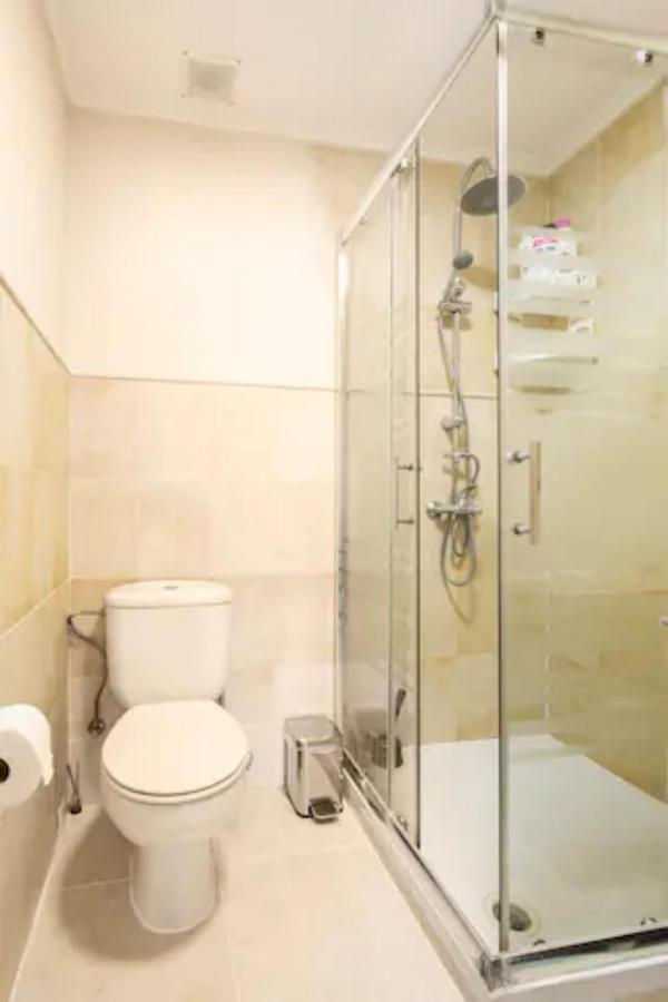 Room With Private Bathroom And Balcony Nearby The Mercado Central, Center And Beach Alicante Exterior photo
