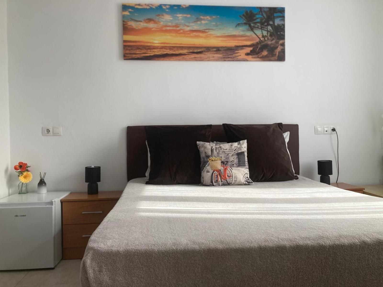Room With Private Bathroom And Balcony Nearby The Mercado Central, Center And Beach Alicante Exterior photo